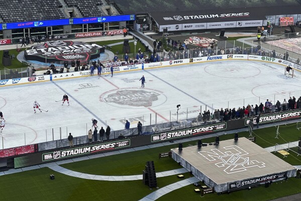 Flyers Rangers Devils test the ice at MetLife Stadium in